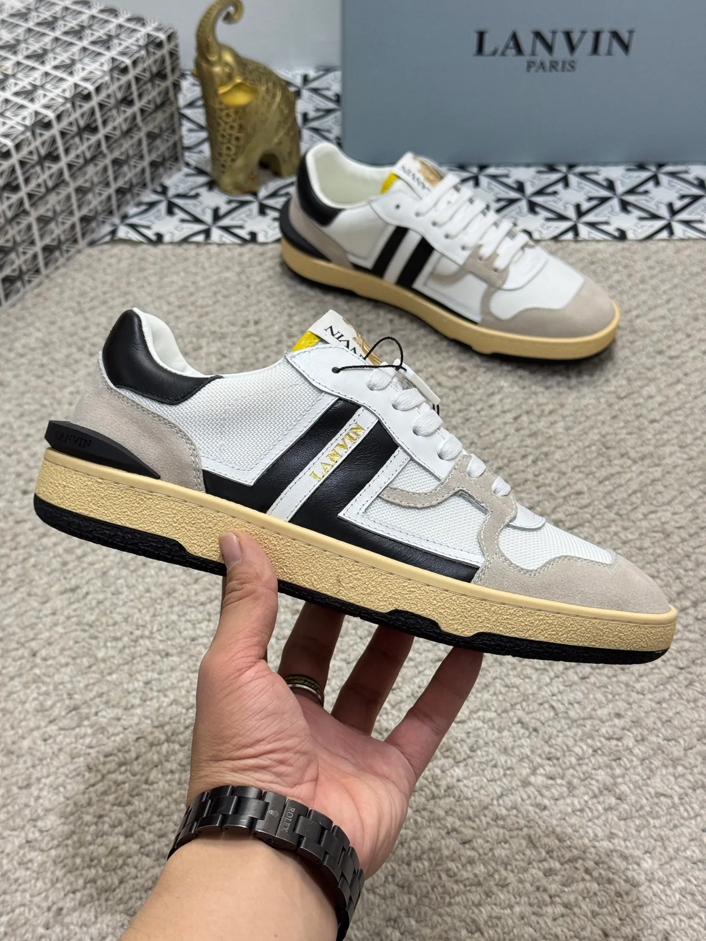 Men's men's shoes 💰520 [New style] 🦈🦈lanvin #LANVIN spring and summer series new colors ❤️‍🔥The latest lace-up fashionable casual Forrest Gump running shoes~bumpr high-quality couple 👫 series!! The latest trendy products of the season. Many bloggers have planted grass and purchased the original molds for customization. The uppers are nubuck leather. They are very versatile, fashionable and casual, and are comfortable to wear on the feet. Recommended! The original molds have clear logo rubber bottoms, which are non-slip and wear-resistant. Size: Female 36~40 Male 38-44 (45 customized